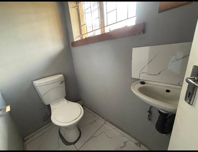 7 BEDROOM HOUSE FOR SALE IN VANDERBIJLPARK CW 1
